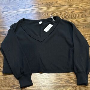 Black V-Neck Long Sleeve Crop Top